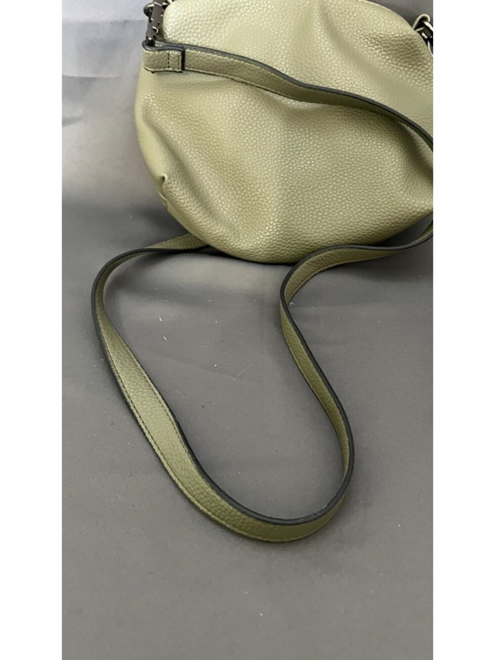 Steve Madden Green Pebbled Leather Crossbody Bag With Adjustable Strap - Picture 4 of 7